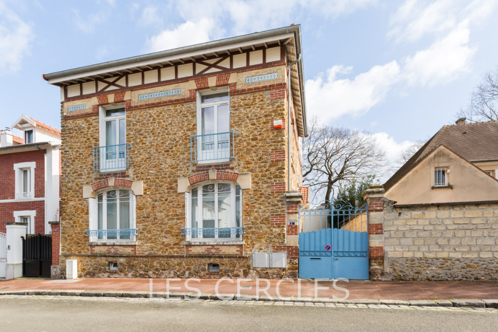 Agence les Cercles - Le Vésinet -
Maison 8 pièces de 220 m²