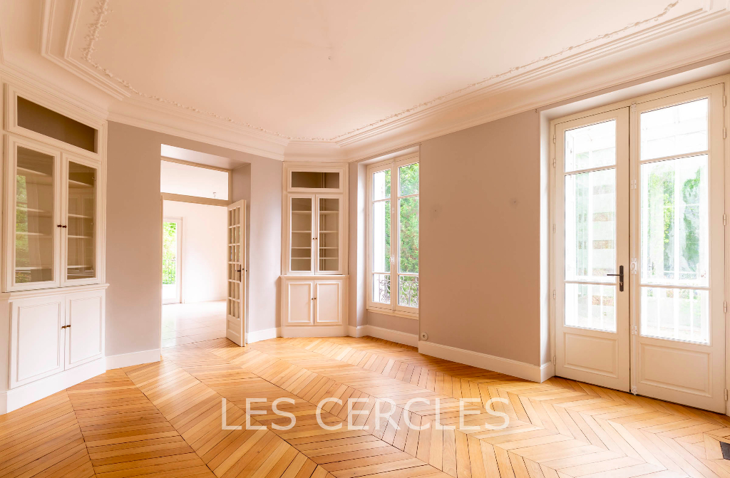 Agence les Cercles - Le Vésinet -
Maison 10 pièces de 270 m²