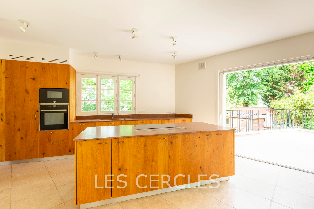 Agence les Cercles - Le Vésinet -
Maison 10 pièces de 270 m²