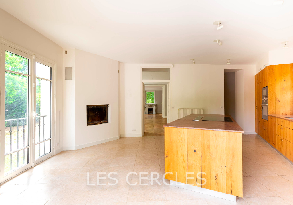 Agence les Cercles - Le Vésinet -
Maison 10 pièces de 270 m²