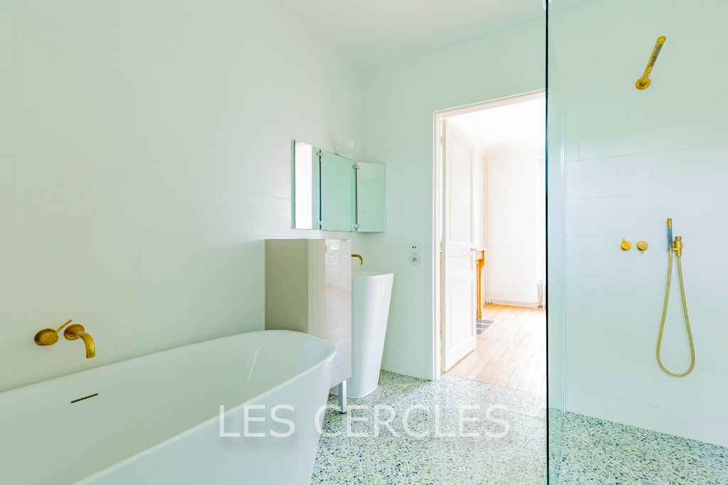 Agence les Cercles - Le Vésinet -
Maison 10 pièces de 270 m²