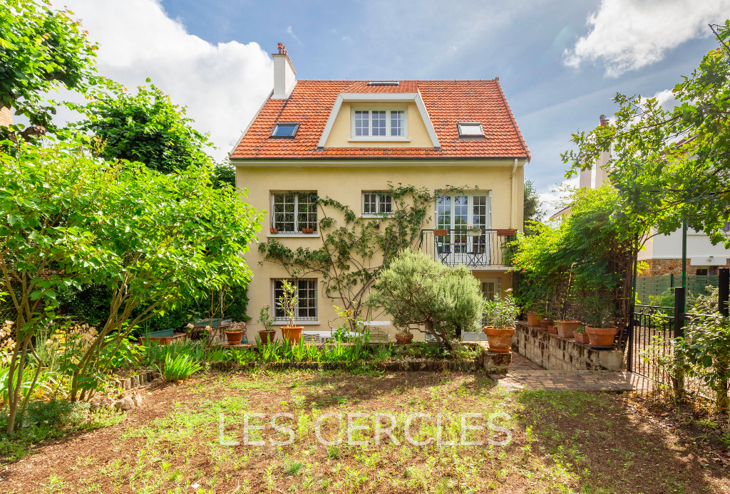 Agence les Cercles - Le Vésinet - 
Maison 9 pièces de 163 m²
