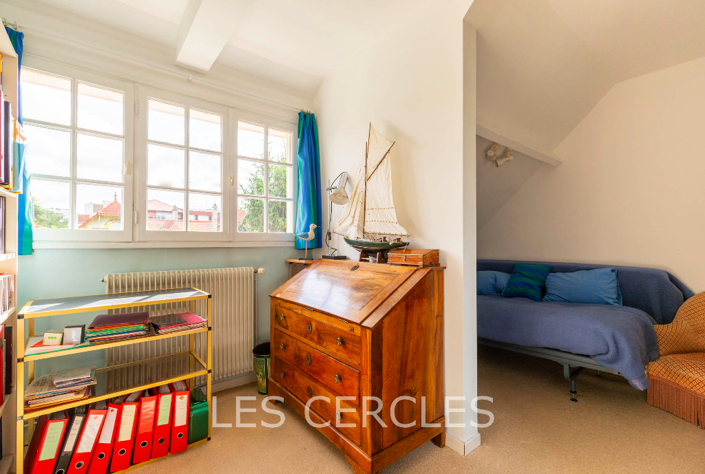 Agence les Cercles - Le Vésinet - 
Maison 9 pièces de 163 m²
