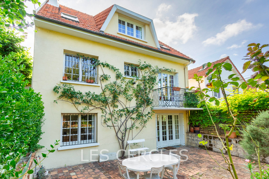 Agence les Cercles - Le Vésinet - 
Maison 9 pièces de 163 m²
