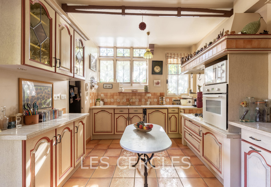 Agence les Cercles - Le Vésinet -
Maison 8 pièces de 270 m²