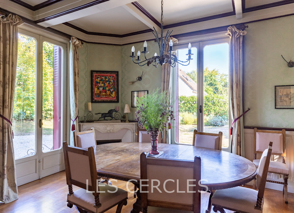 Agence les Cercles - Le Vésinet -
Maison 8 pièces de 270 m²