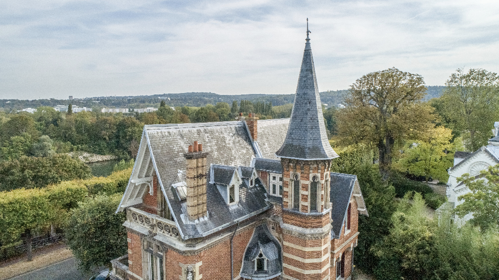 Agence les Cercles - Le Vésinet -
Maison 8 pièces de 270 m²
