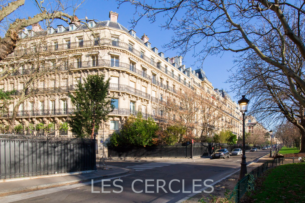 Agence les Cercles - Le Vésinet -
Vente en Viager - Appartement 8 pièces de 278 m² plus un studio de 15 m²