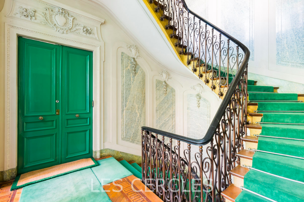 Agence les Cercles - Le Vésinet -
Vente en Viager - Appartement 8 pièces de 278 m² plus un studio de 15 m²