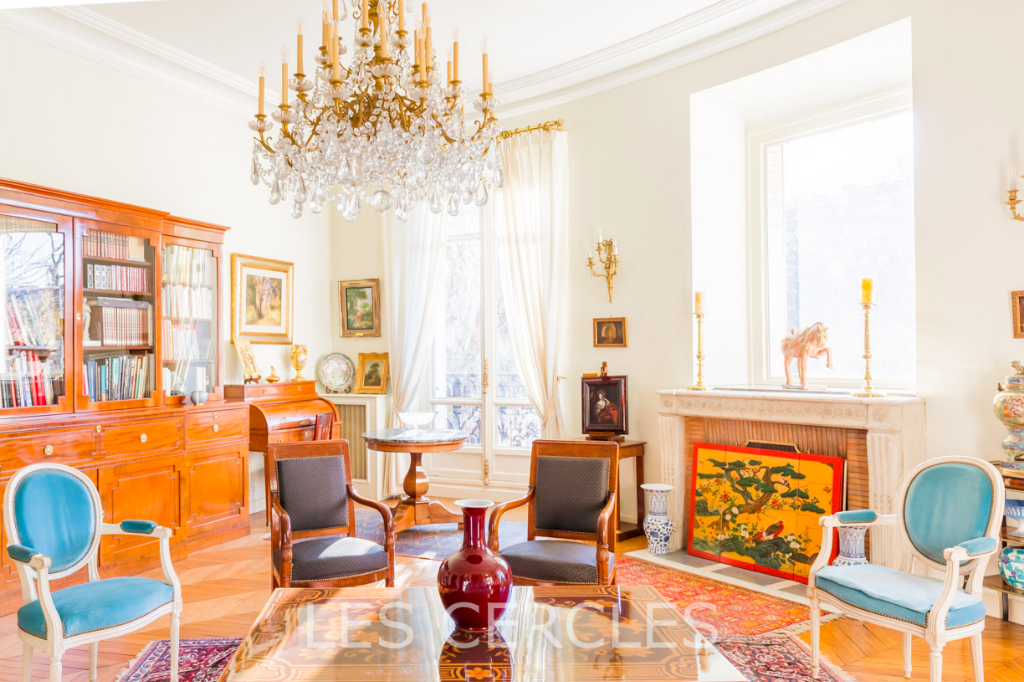 Agence les Cercles - Le Vésinet -
Vente en Viager - Appartement 8 pièces de 278 m² plus un studio de 15 m²
