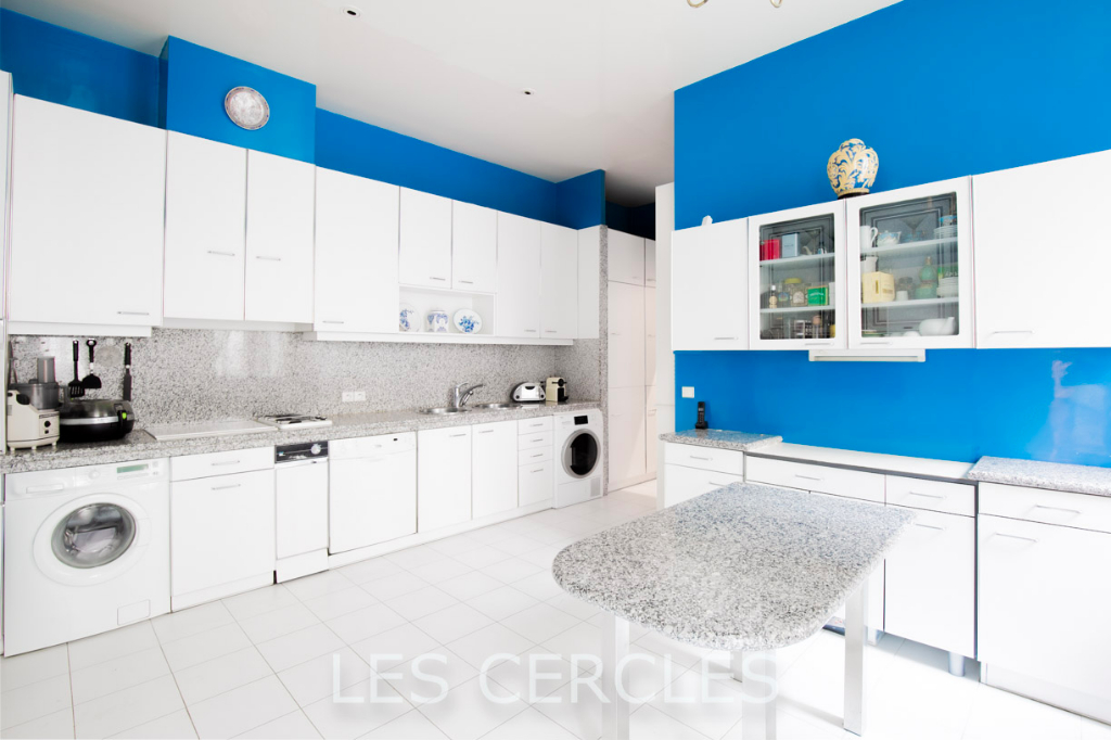 Agence les Cercles - Le Vésinet -
Vente en Viager - Appartement 8 pièces de 278 m² plus un studio de 15 m²