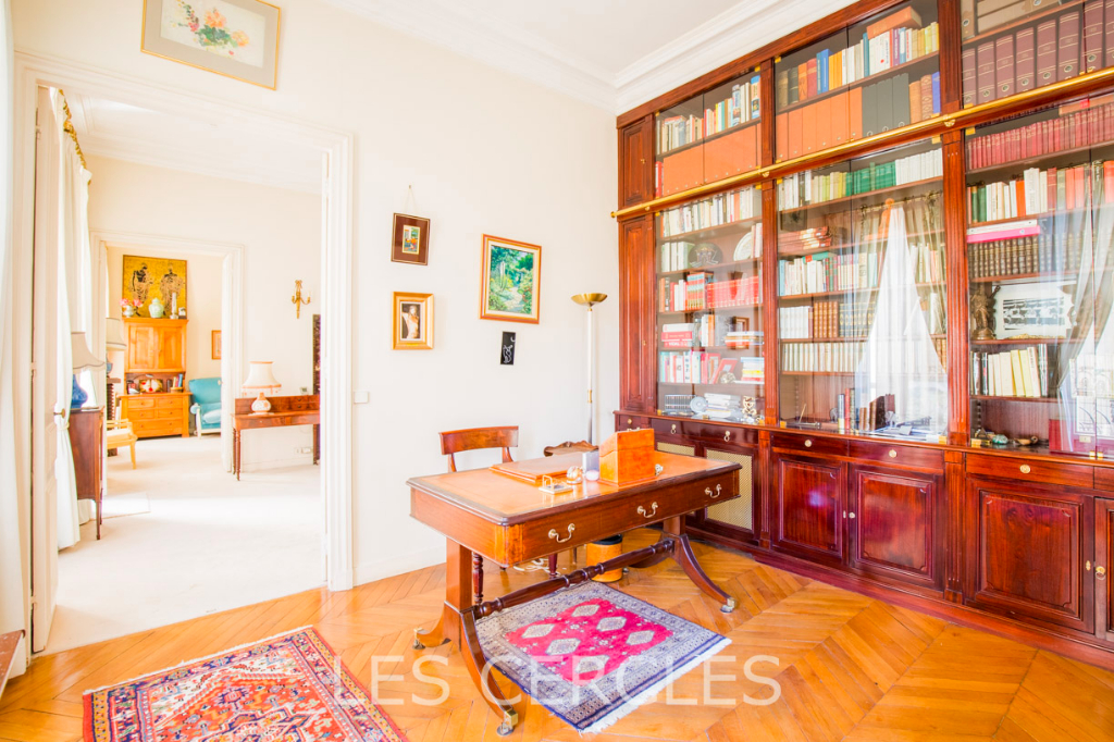 Agence les Cercles - Le Vésinet -
Vente en Viager - Appartement 8 pièces de 278 m² plus un studio de 15 m²