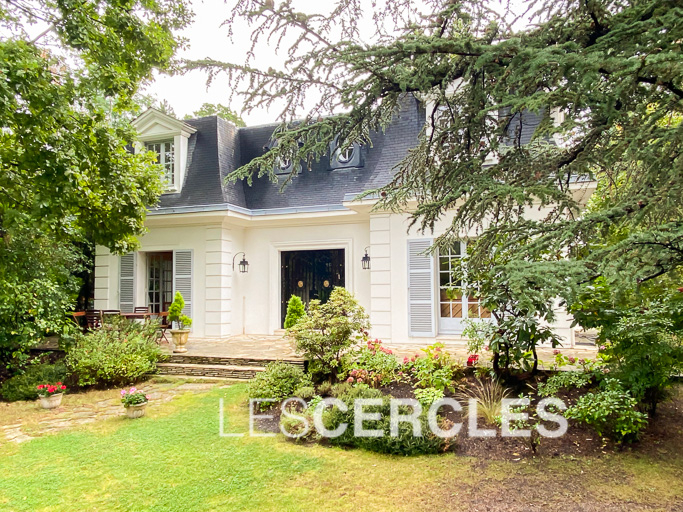 Agence les Cercles - Le Vésinet -
Maison 9 pièces de 270 m²