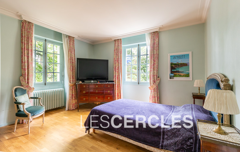 Agence les Cercles - Le Vésinet -
Maison 9 pièces de 270 m²