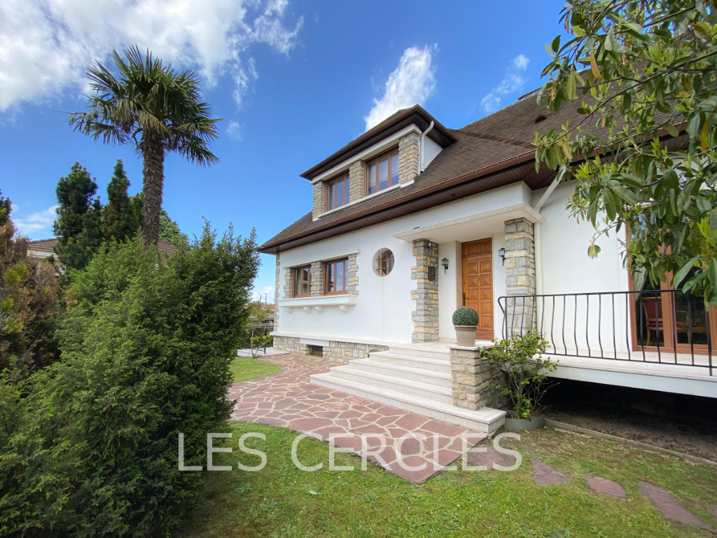 Agence les Cercles - Le Vésinet - 
Maison 9 pièces de 270 m²
