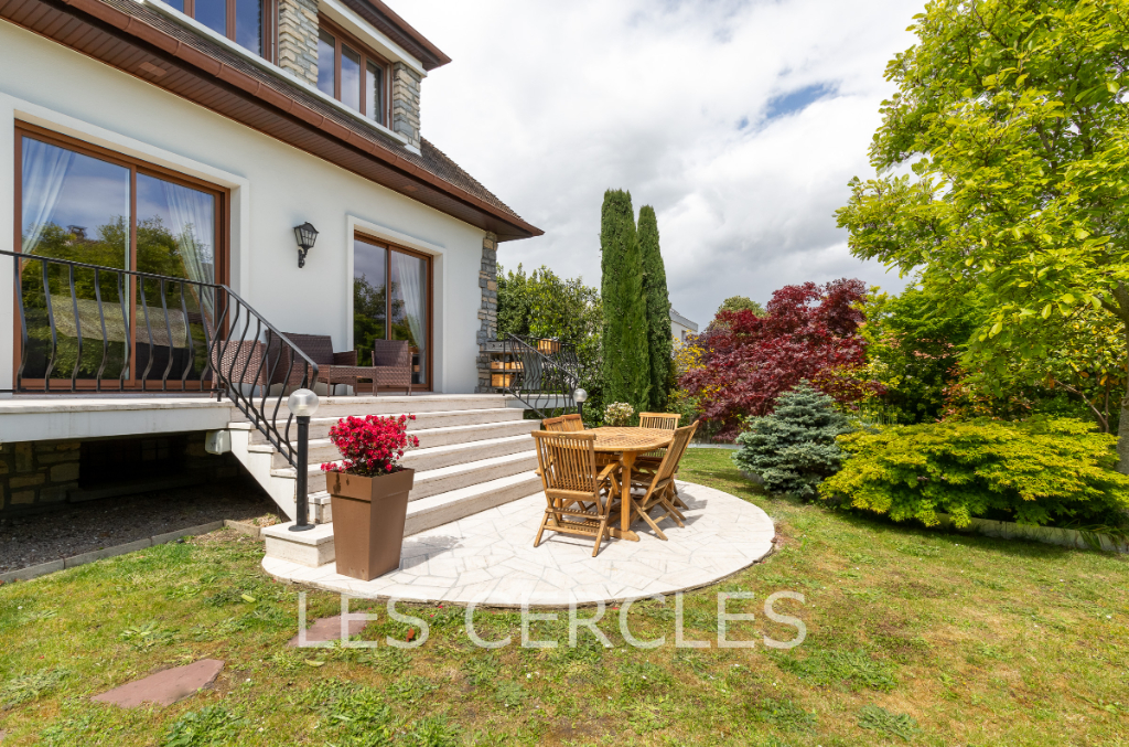 Agence les Cercles - Le Vésinet - 
Maison 9 pièces de 270 m²
