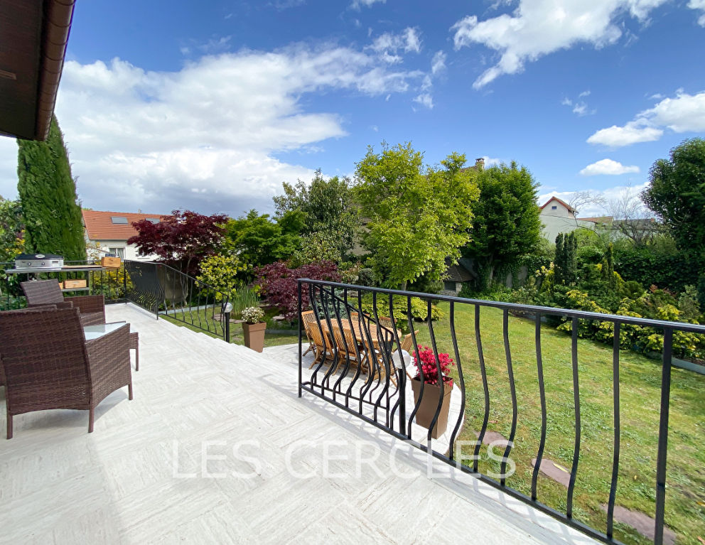 Agence les Cercles - Le Vésinet -
Maison 9 pièces de 270 m²