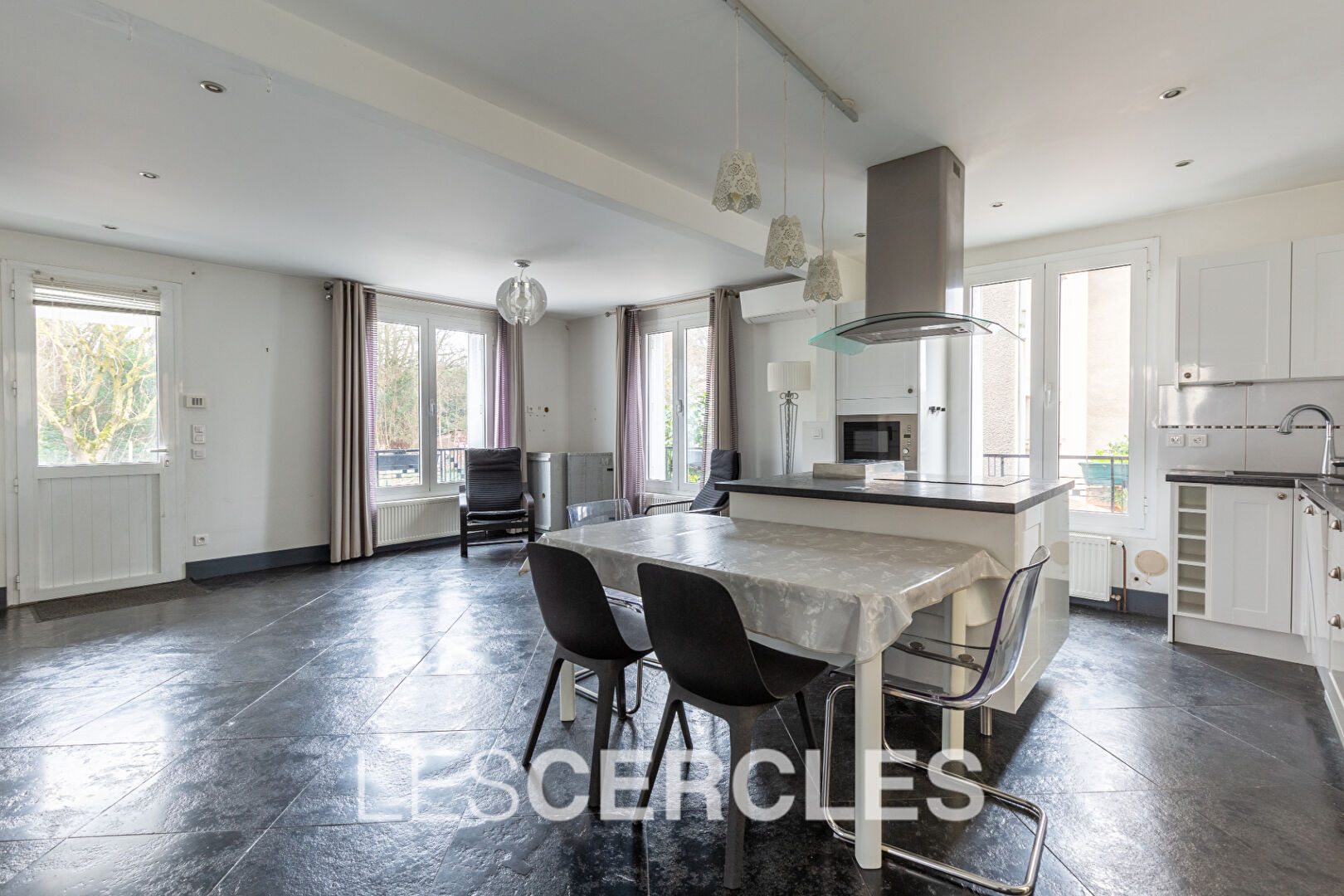Agence les Cercles - Le Vésinet - 
Maison 7 pièces de 160 m²
