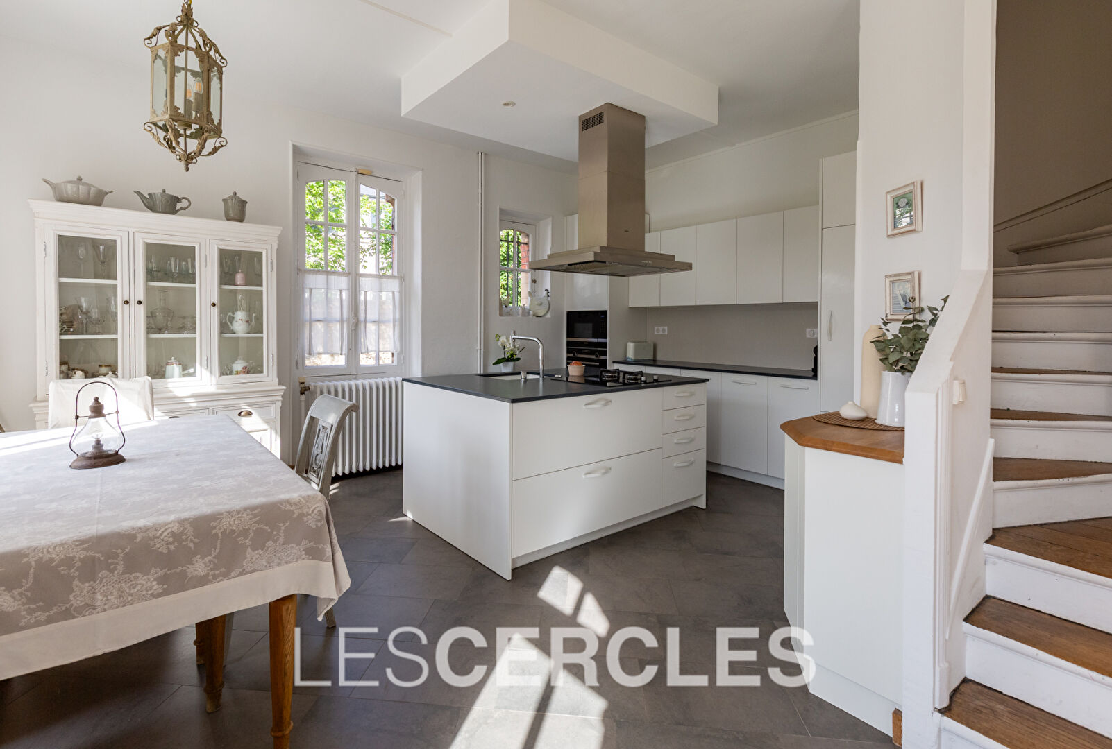 Agence les Cercles - Le Vésinet -
Demeure de prestige 10 pièces de 232 m²