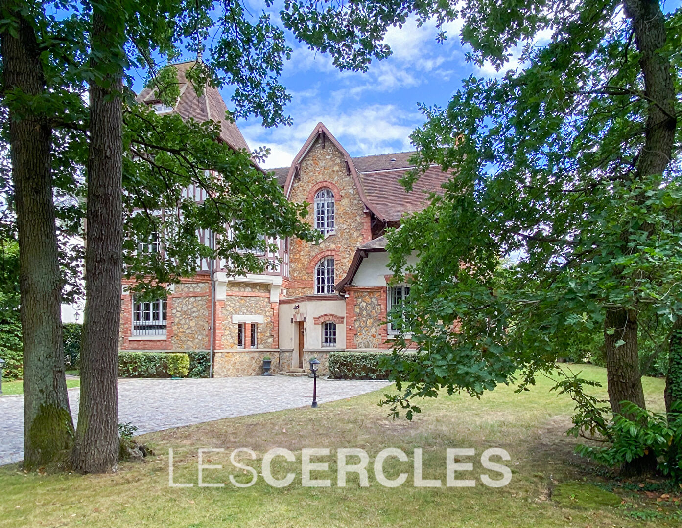 Agence les Cercles - Le Vésinet -
Maison 12 pièces de 460 m²