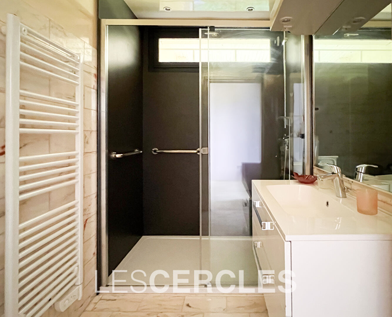 Agence les Cercles - Le Vésinet - 
Maison 6 pièces de 200 m²
