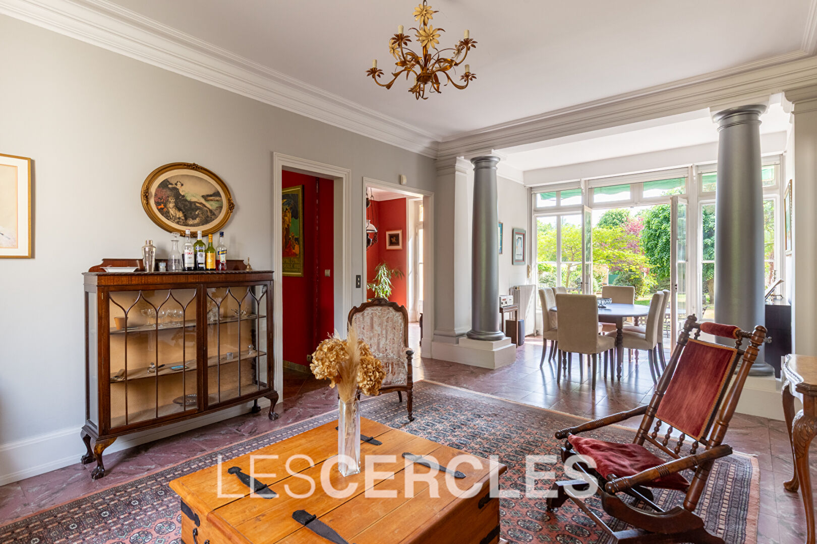 Agence les Cercles - Le Vésinet - 
Maison 9 pièces de 215 m² et 2 dépendances
