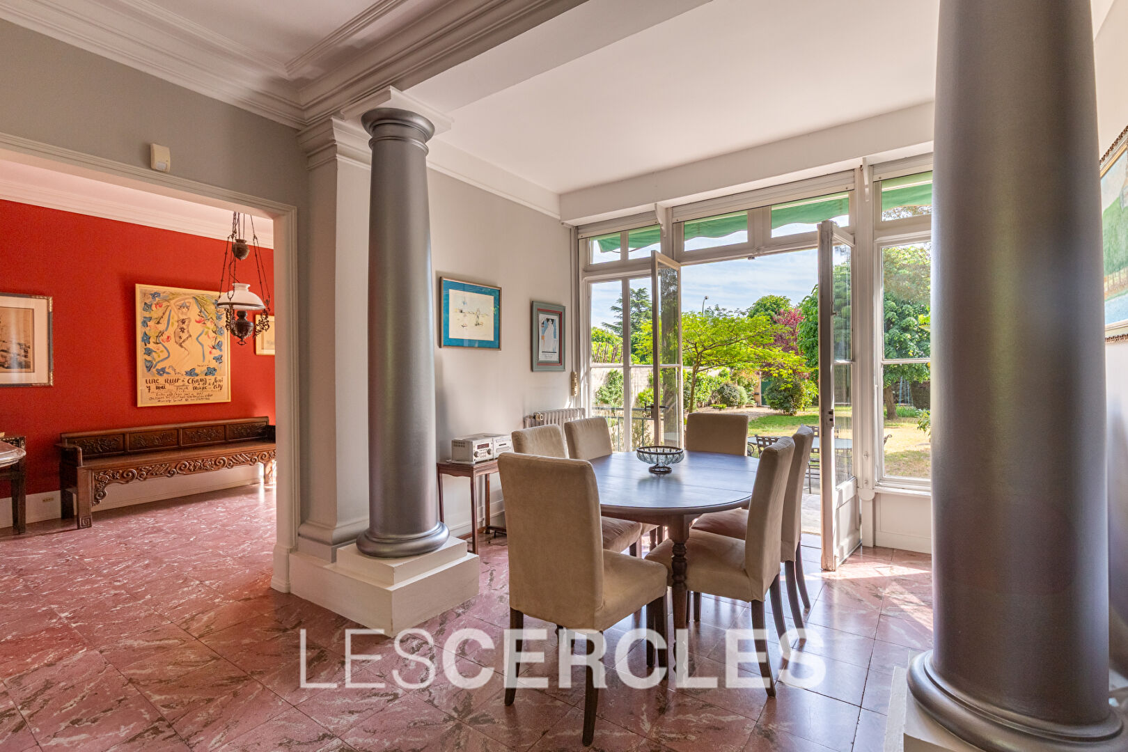 Agence les Cercles - Le Vésinet -
Maison 9 pièces de 215 m² et 2 dépendances