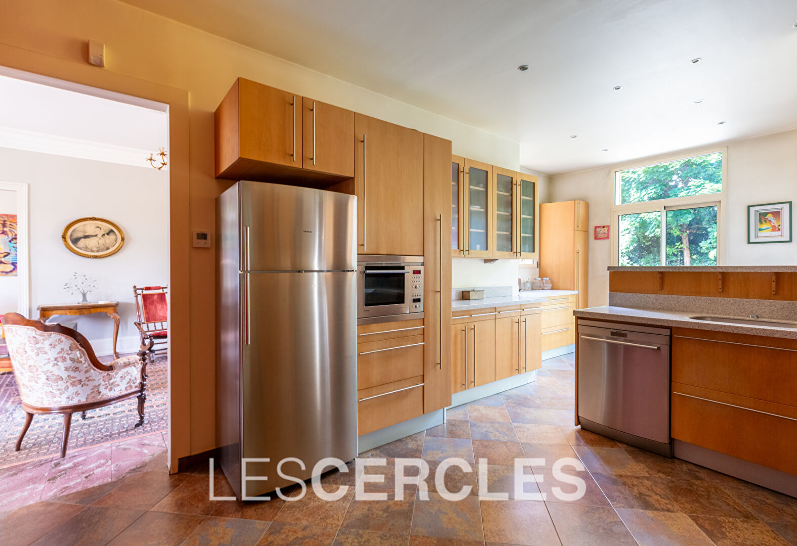 Agence les Cercles - Le Vésinet -
Maison 9 pièces de 215 m² et 2 dépendances