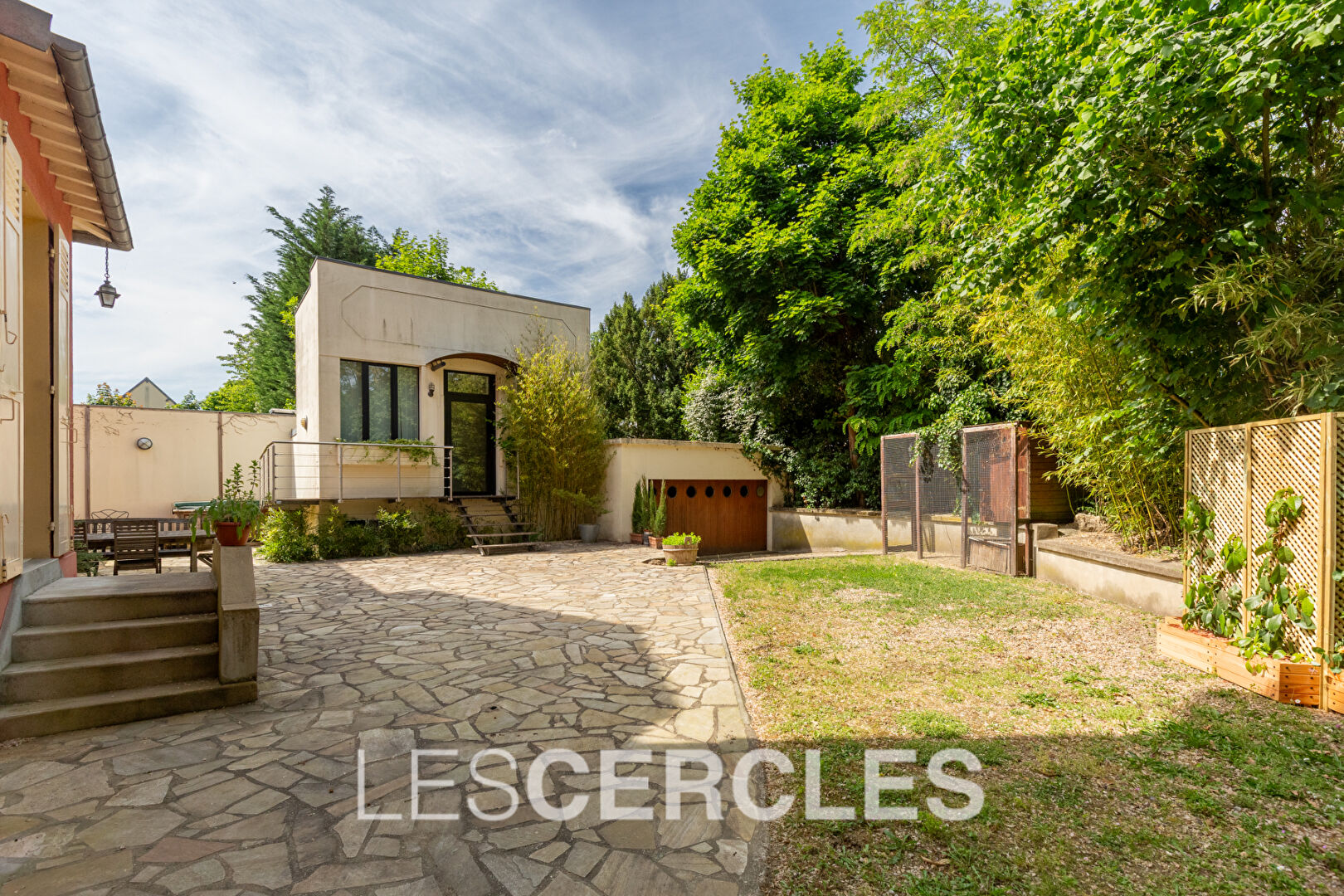 Agence les Cercles - Le Vésinet -
Maison 9 pièces de 215 m² et 2 dépendances
