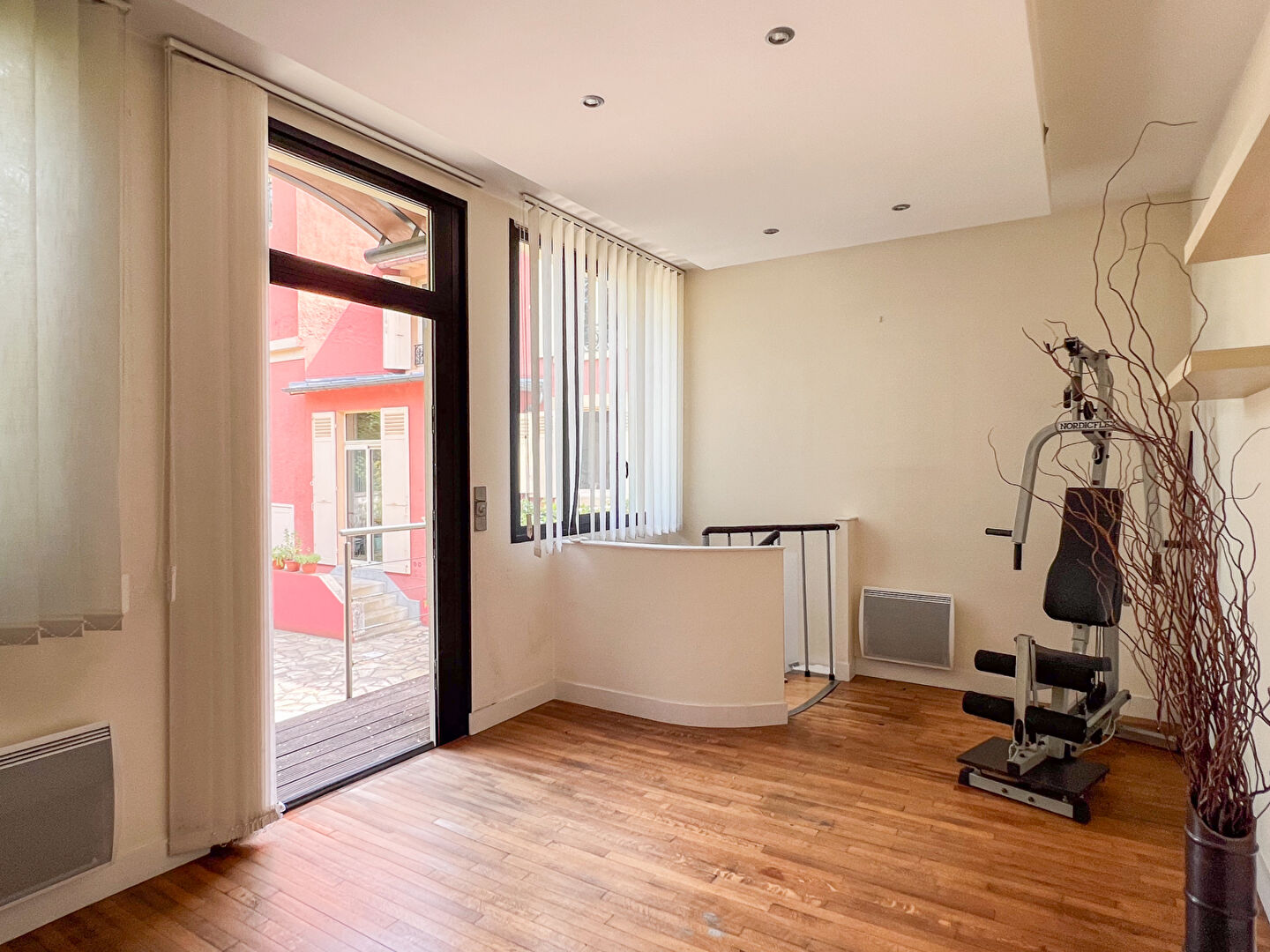 Agence les Cercles - Le Vésinet -
Maison 9 pièces de 215 m² et 2 dépendances