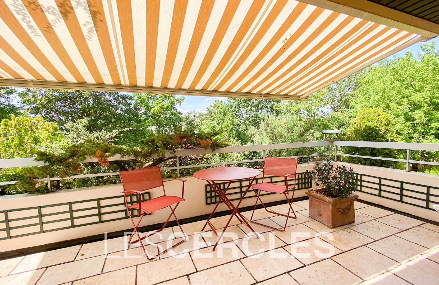 Agence les Cercles - Le Vésinet - 
Four bedroom duplex apartment of 135m²
