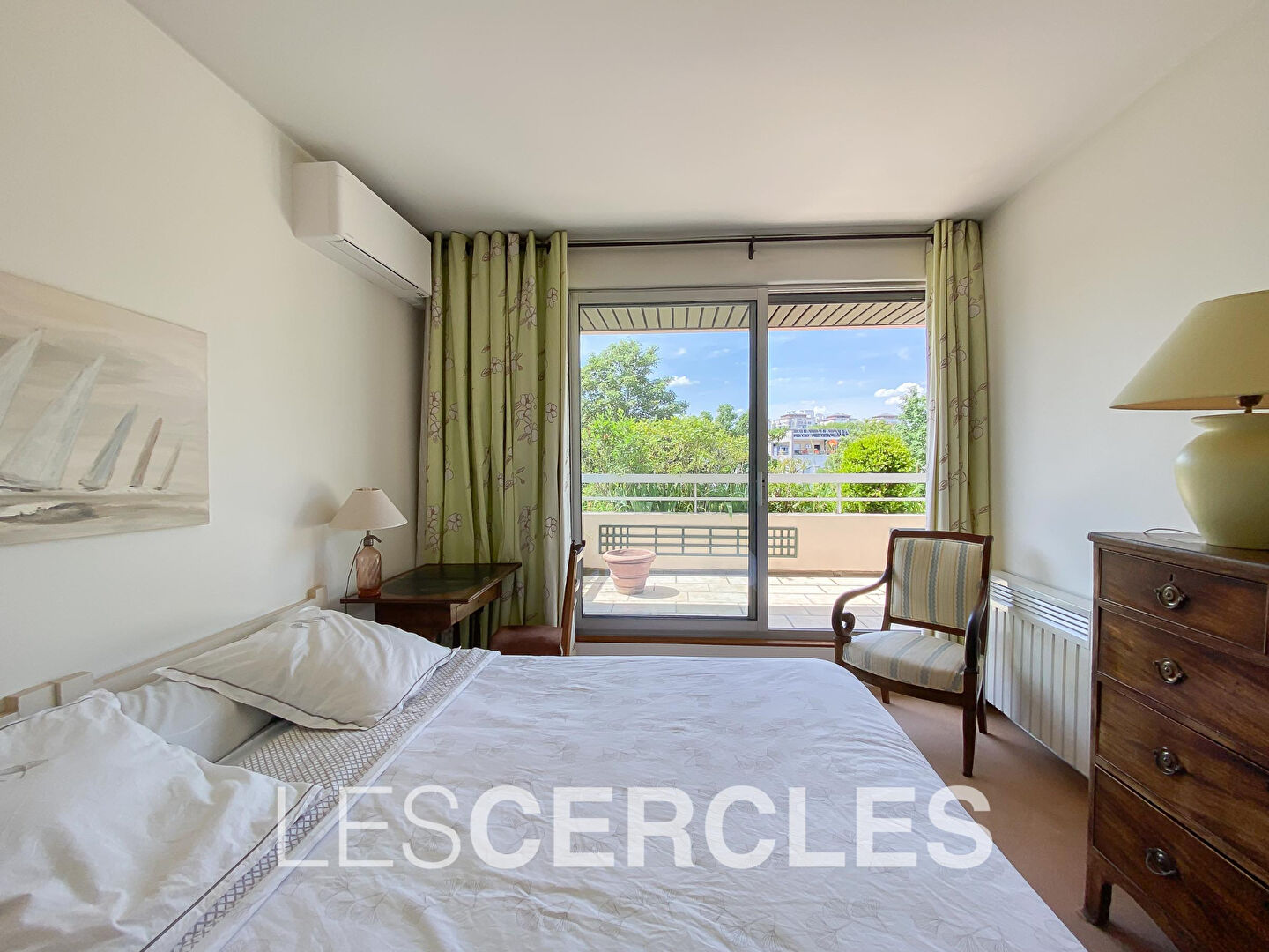 Agence les Cercles - Le Vésinet - 
Four bedroom duplex apartment of 135m²
