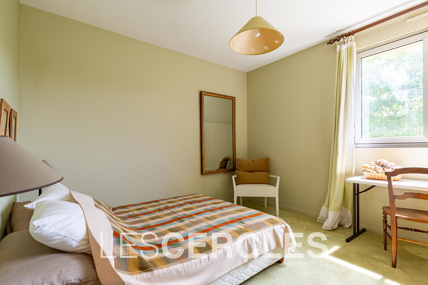 Agence les Cercles - Le Vésinet - 
Four bedroom duplex apartment of 135m²
