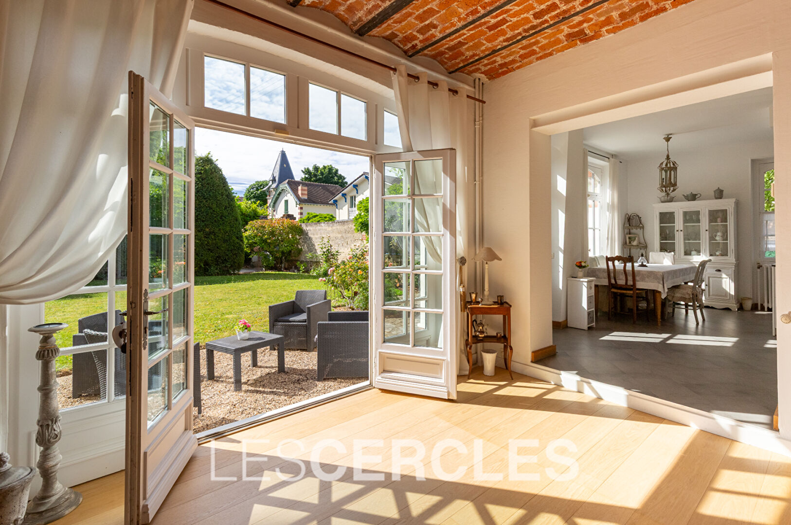 Agence les Cercles - Le Vésinet - 
Demeure de prestige 10 pièces de 232 m²
