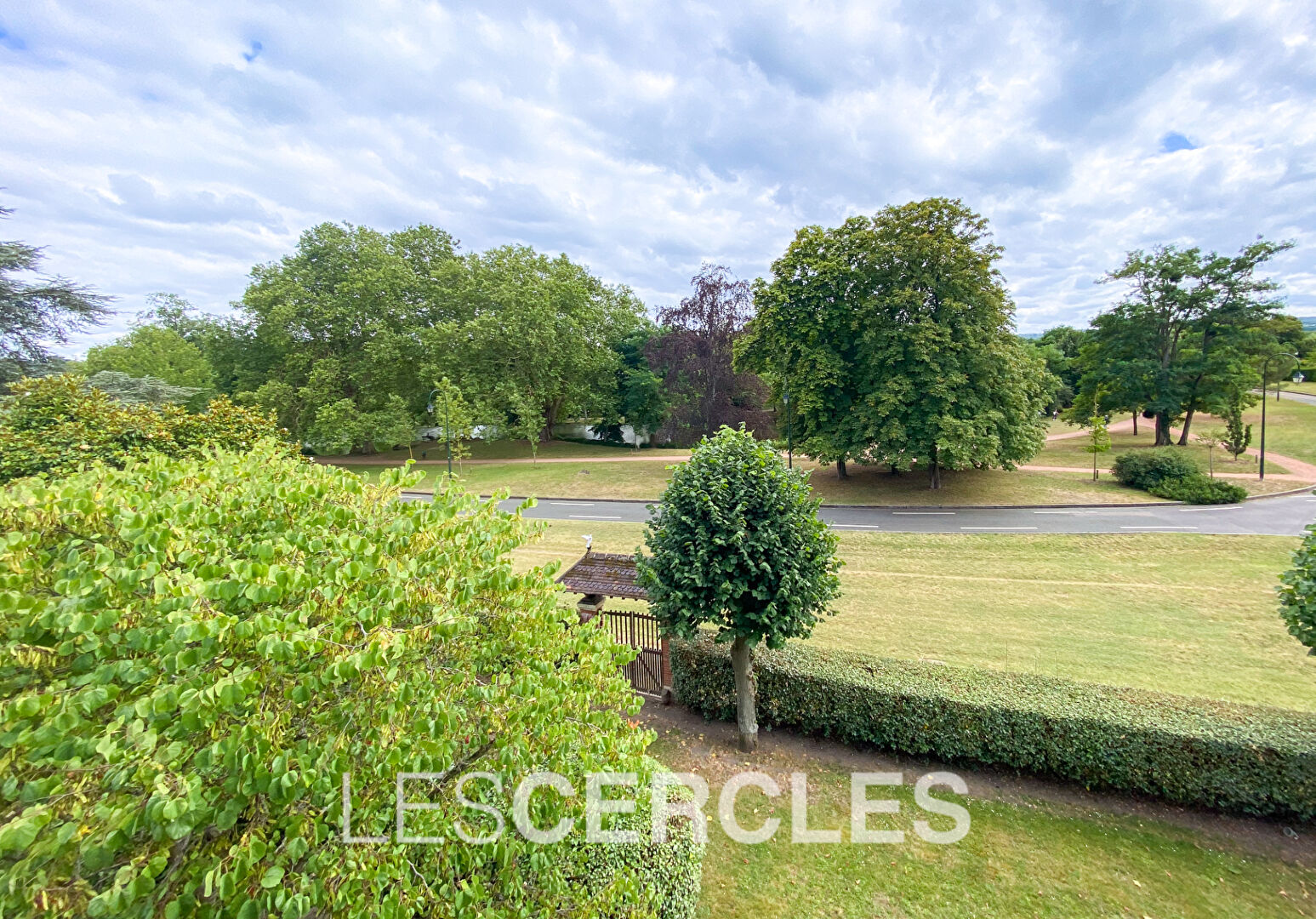Agence les Cercles - Le Vésinet -
Propriété 12 pièces de 420 m²