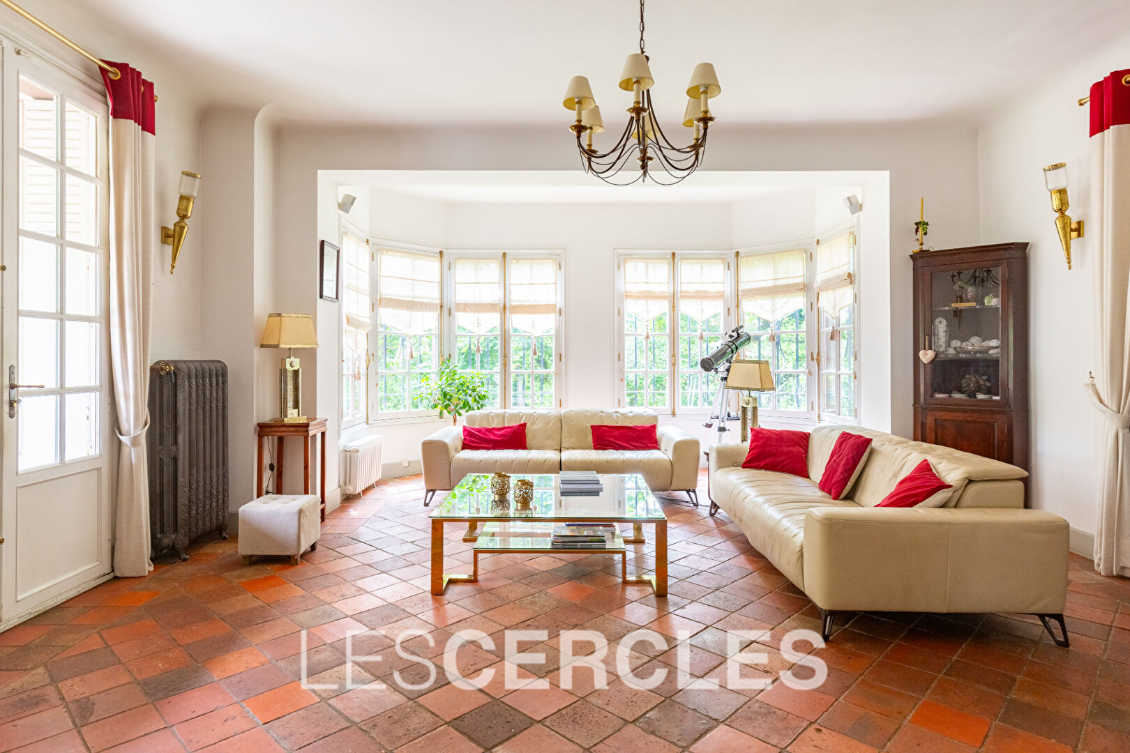 Agence les Cercles - Le Vésinet -
Propriété 12 pièces de 420 m²