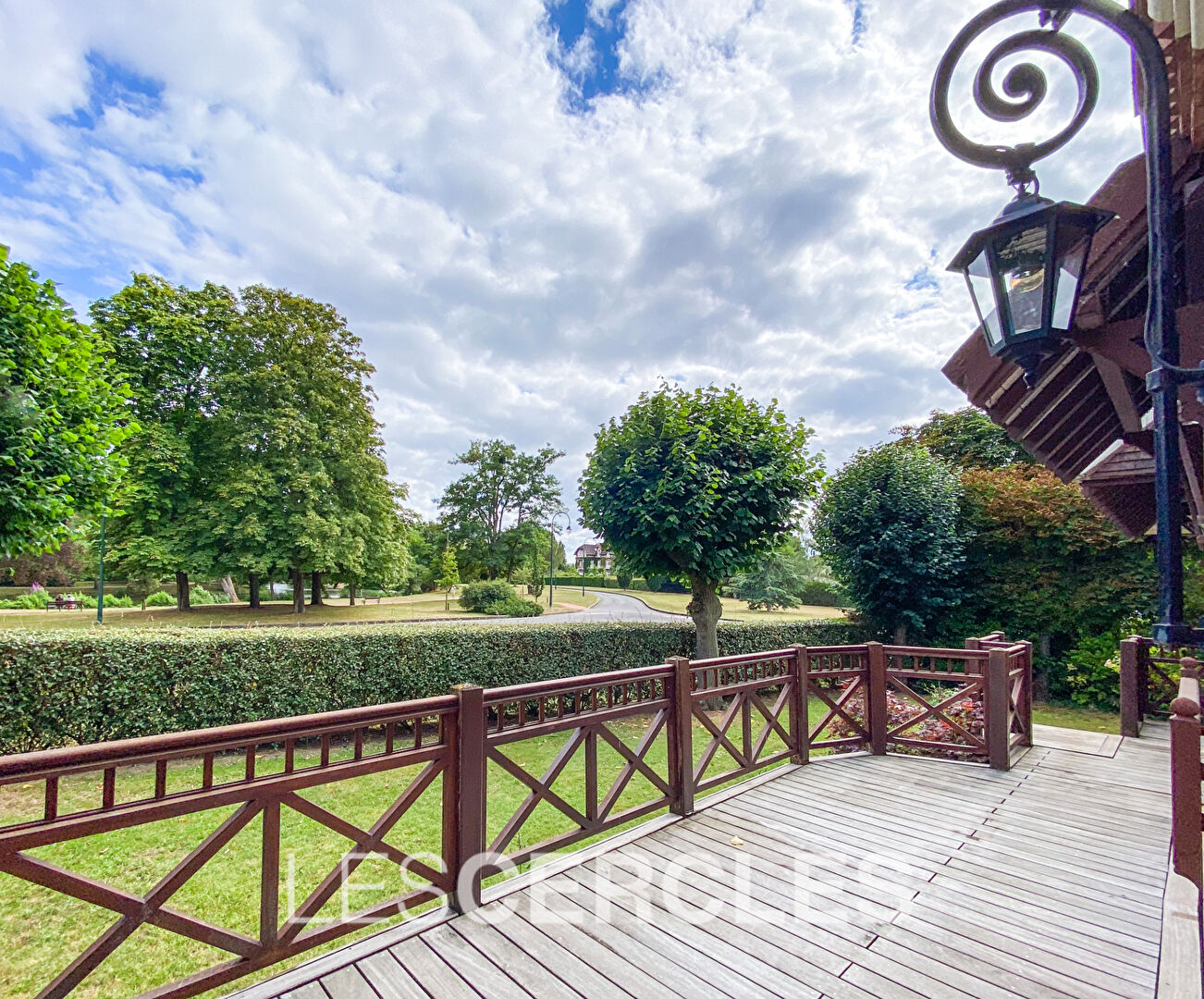 Agence les Cercles - Le Vésinet -
Propriété 12 pièces de 420 m²