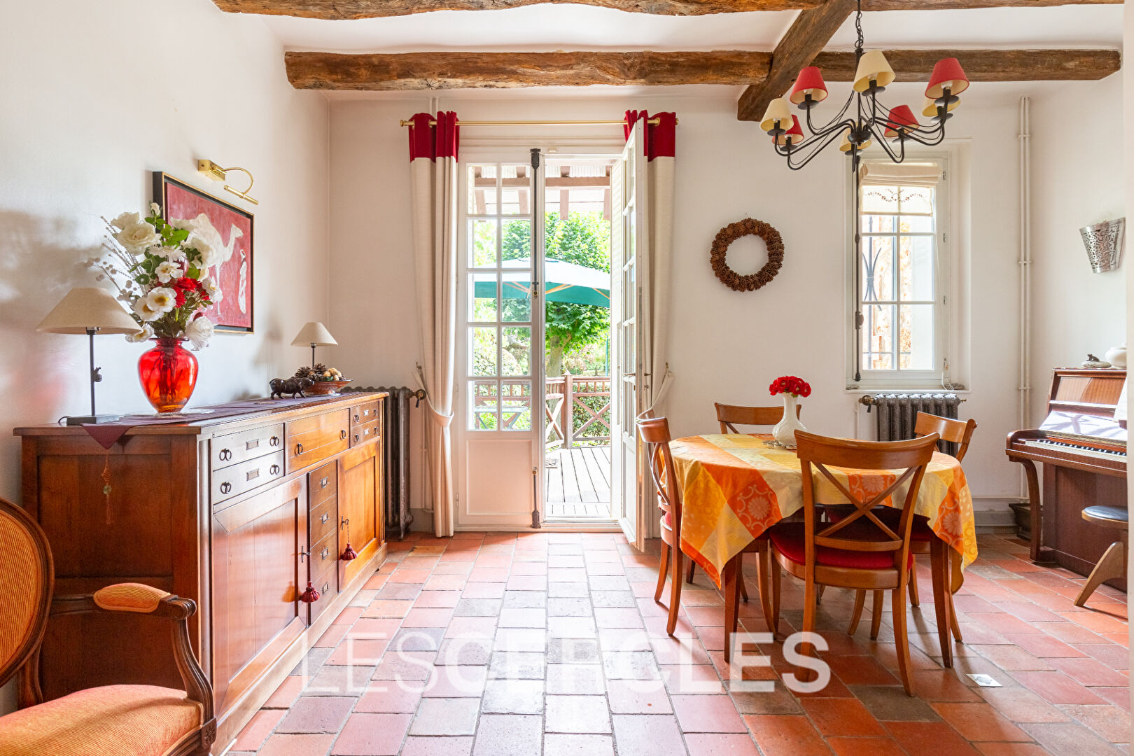 Agence les Cercles - Le Vésinet -
Propriété 12 pièces de 420 m²