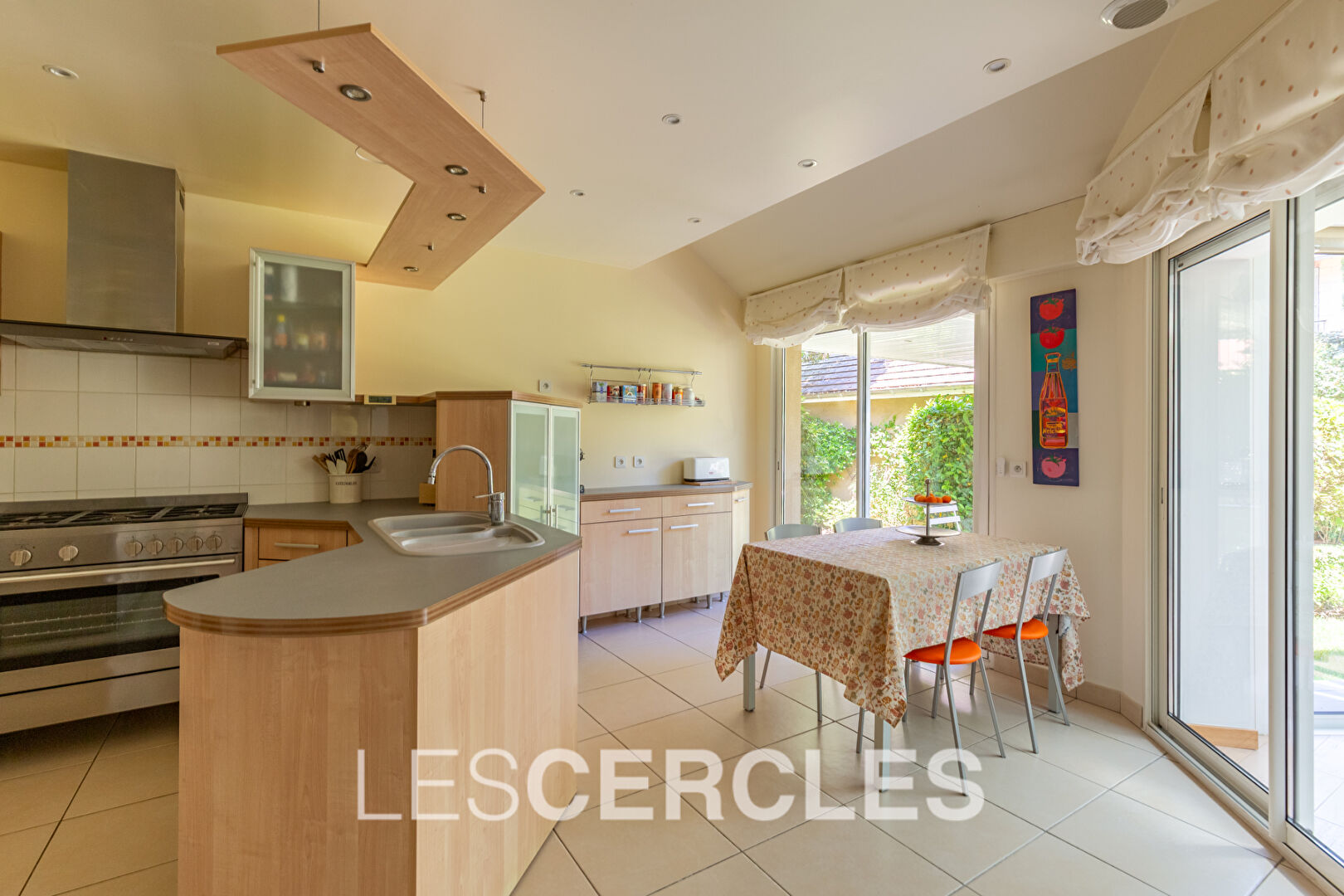 Agence les Cercles - Le Vésinet - 
Maison 8 pièces de 200 m²
