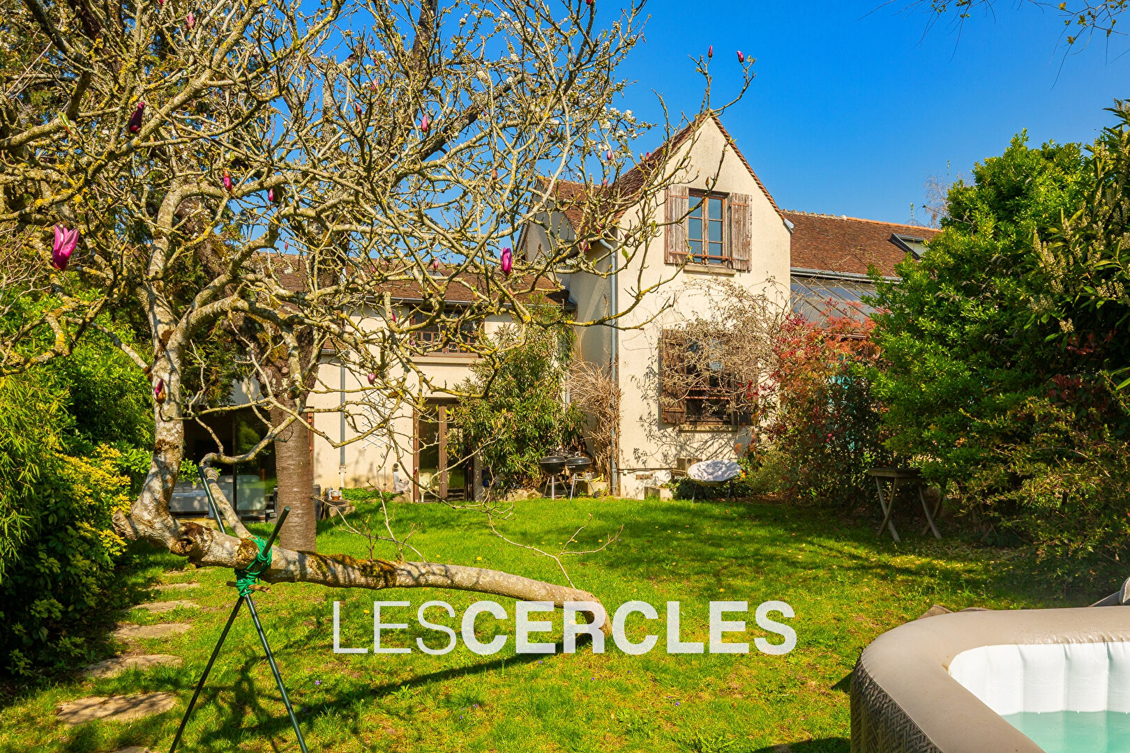 Agence immobilière Le Vésinet - Maison 9 pièces de 207 m² - VERRIERES LE BUISSON