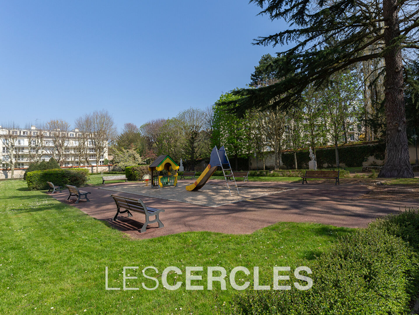 Agence les Cercles - Le Vésinet -
Four bedroom apartment 130m²