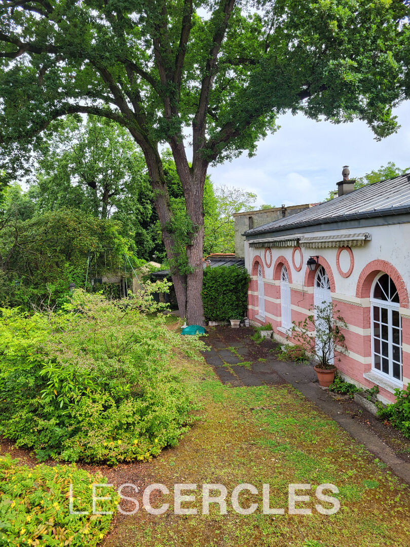Agence les Cercles - Le Vésinet - 
Maison 8 pièces 190 m² avec dépendance
