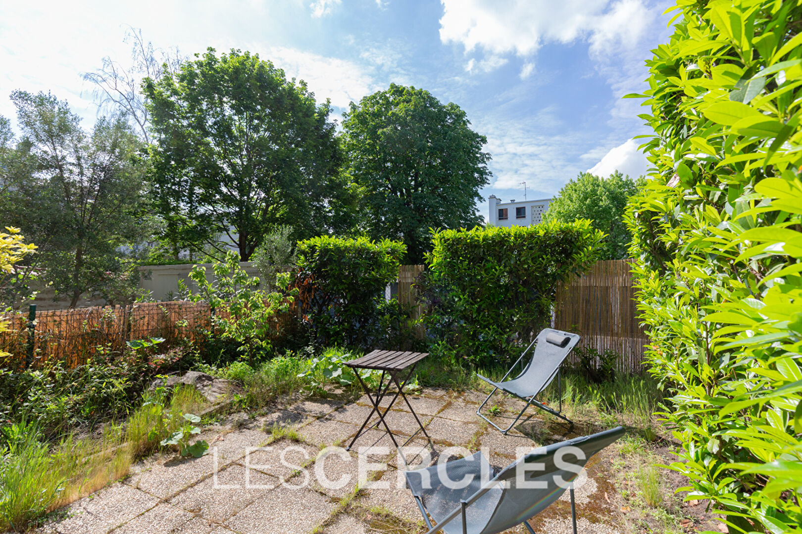 Agence immobilière Croissy-Sur-Seine - Appartement 3 pièces de 56 m² avec jardin - LE VESINET