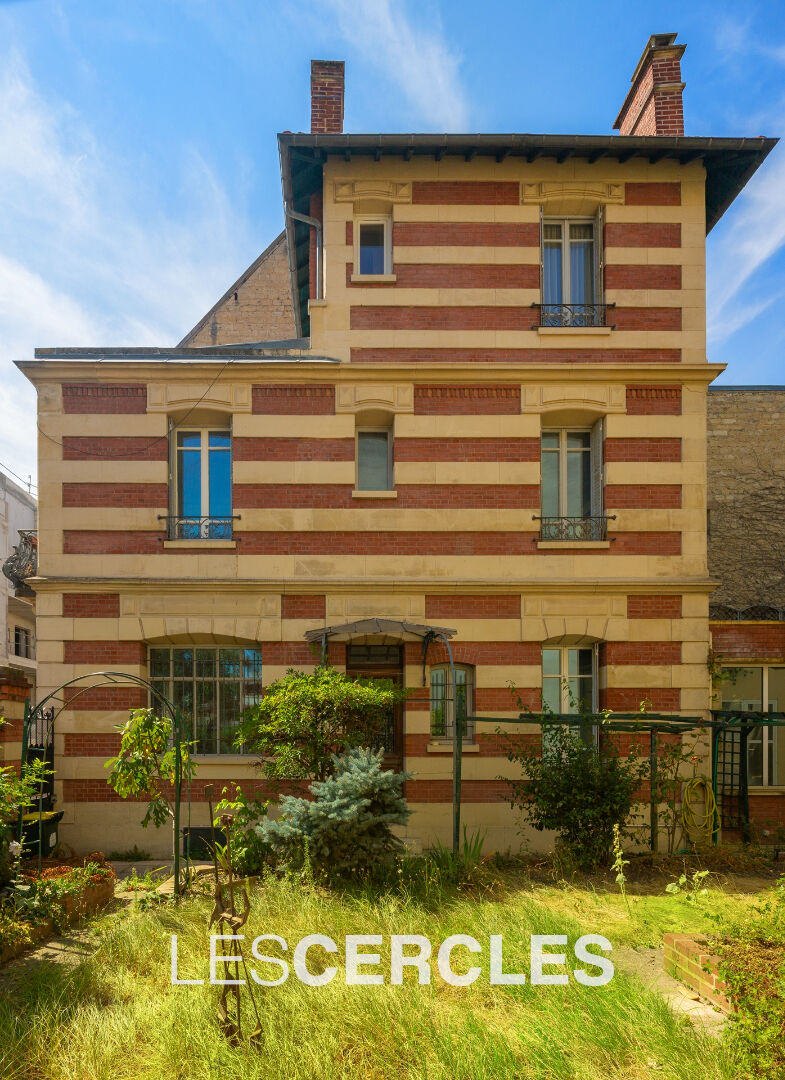 Agence immobilière Le Vésinet - Maison 7 pièces  de 225 m2 - LE VESINET