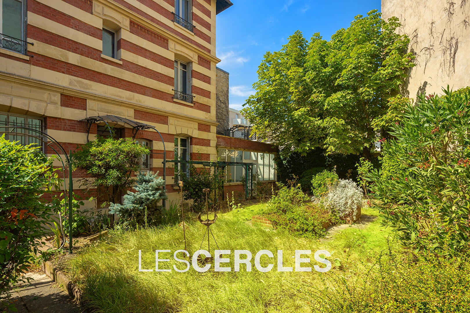 Agence les Cercles - Le Vésinet - 
Maison 7 pièces  de 225 m2
