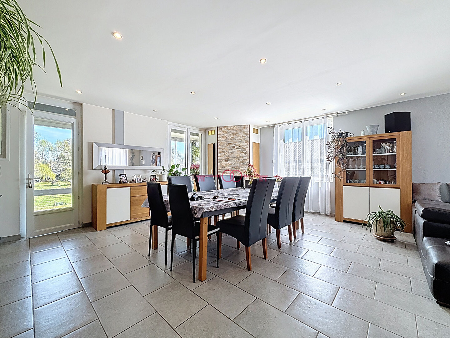 Photo Maison d'exception 8 pièce(s) 154 m2 SAINTE-MENEHOULD image 2/6