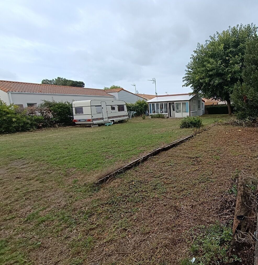 Photo LA PLAINE SUR MER, Terrain CONSTRUCTIBLE VIABILISE A 500M proche mer image 2/6