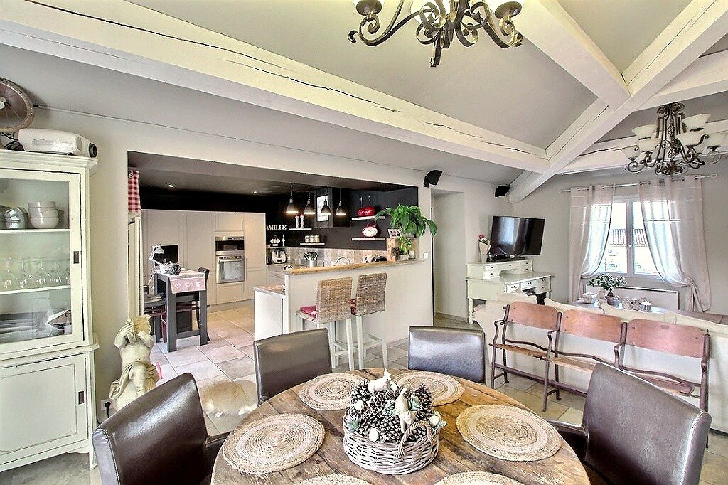 Photo Malaucène superbe maison de 186 m² avec surface professionnelle d'env. 100 m². image 6/6