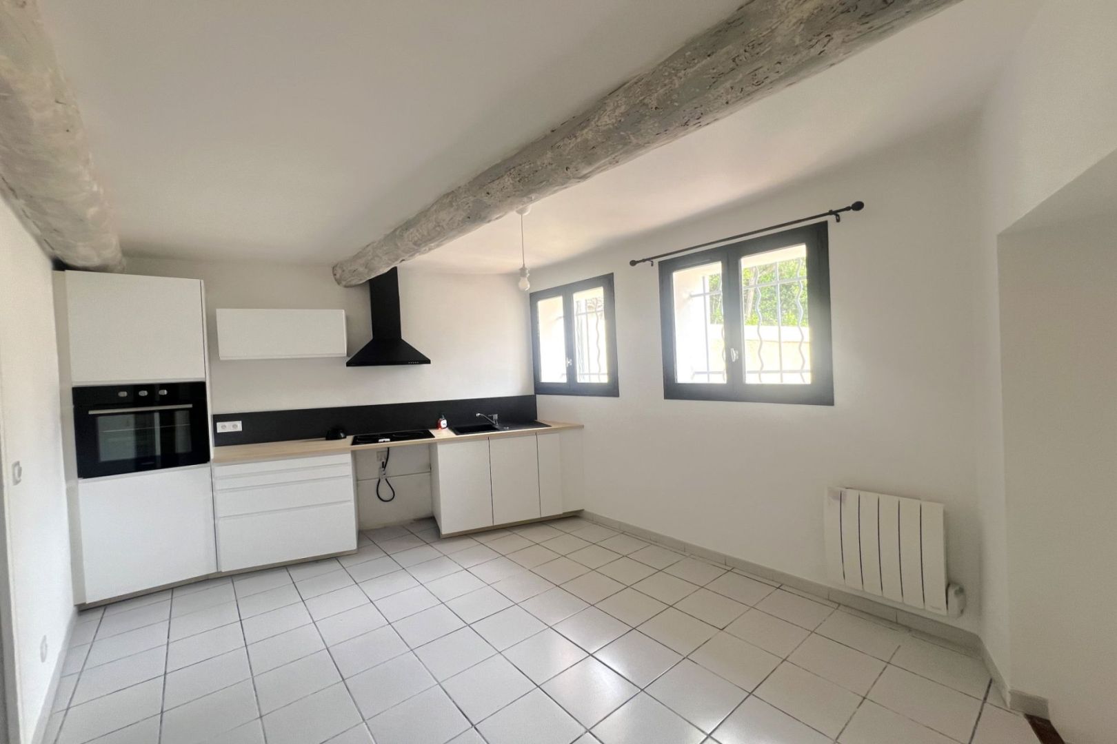 Photo APPARTEMENT 2 CHAMBRES - PARKING - AUBIGNAN image 1/6