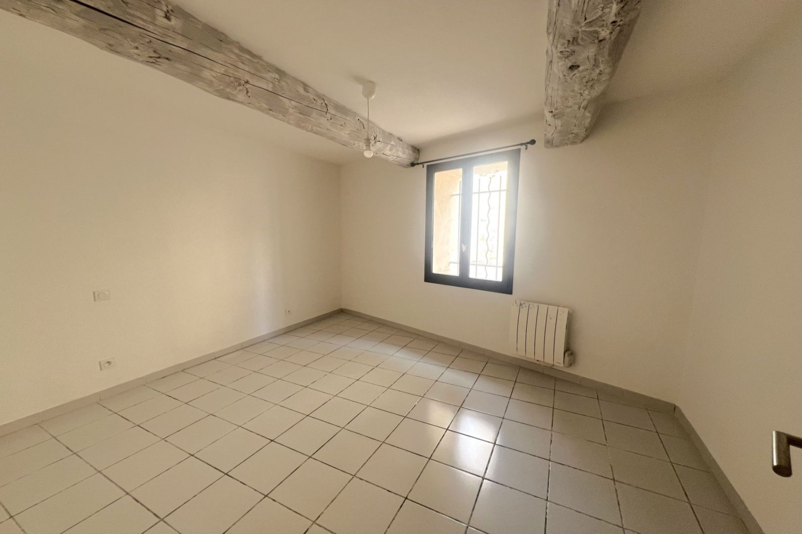 Photo APPARTEMENT 2 CHAMBRES - PARKING - AUBIGNAN image 6/6